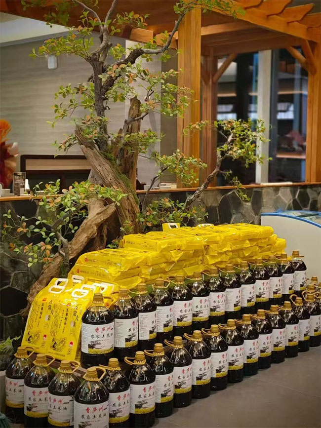 酒店、餐厅菜籽油配送现场...